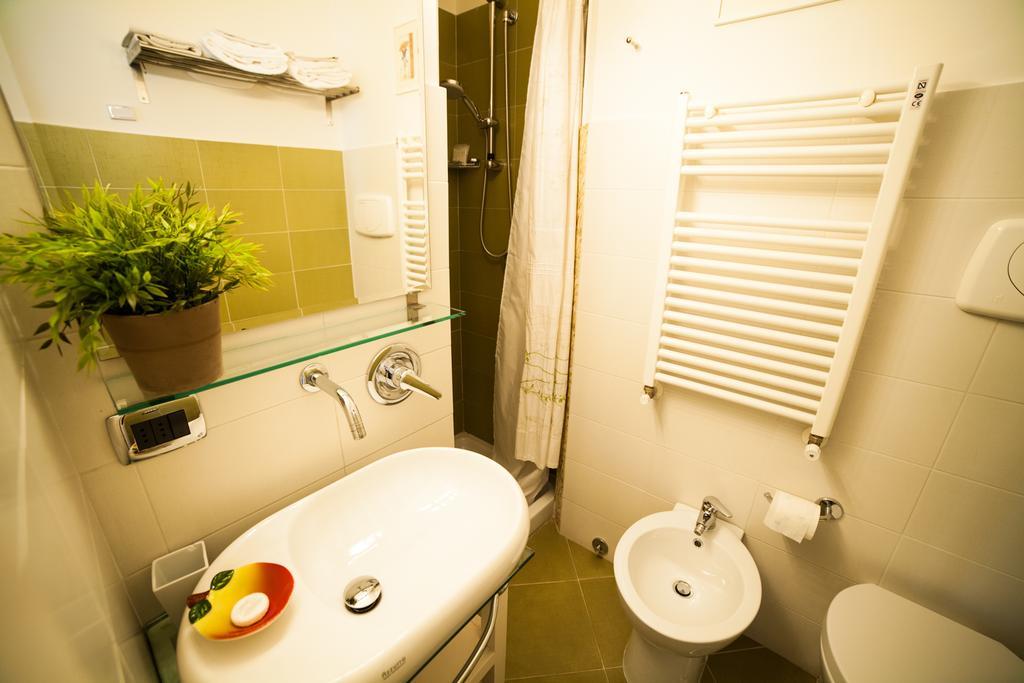 Villa Paganini B&B Рим Стая снимка